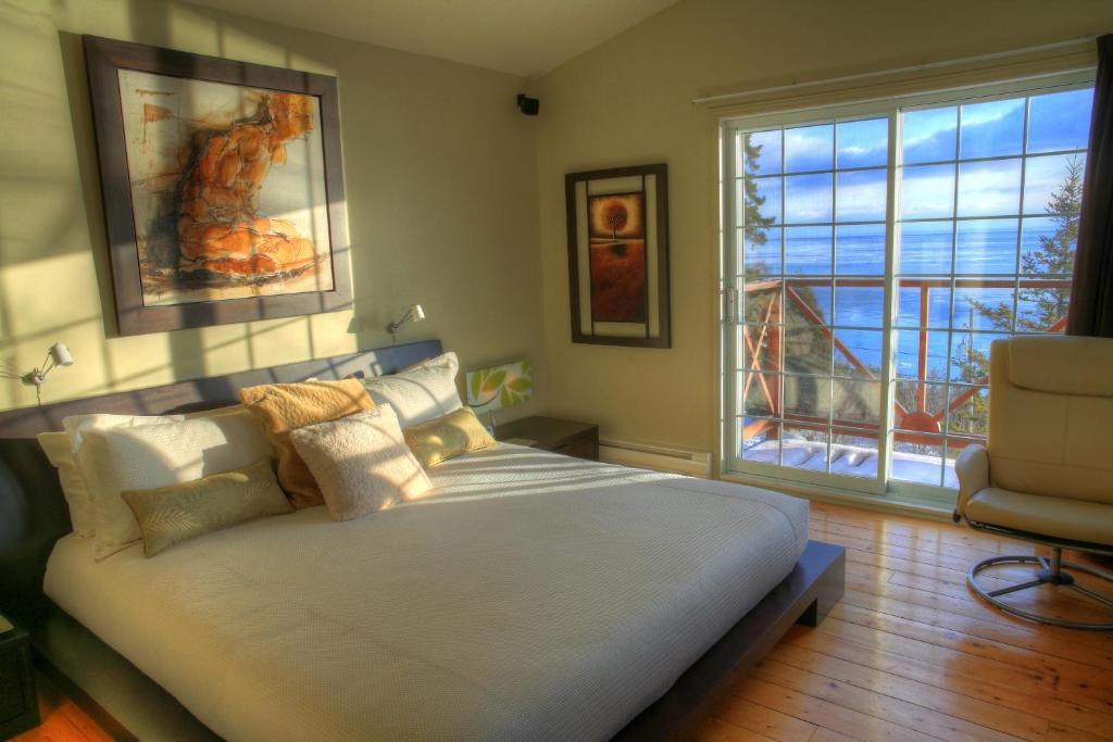 Auberge Des Eaux Vives La Malbaie Rom bilde