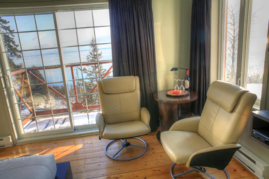 Auberge Des Eaux Vives La Malbaie Rom bilde